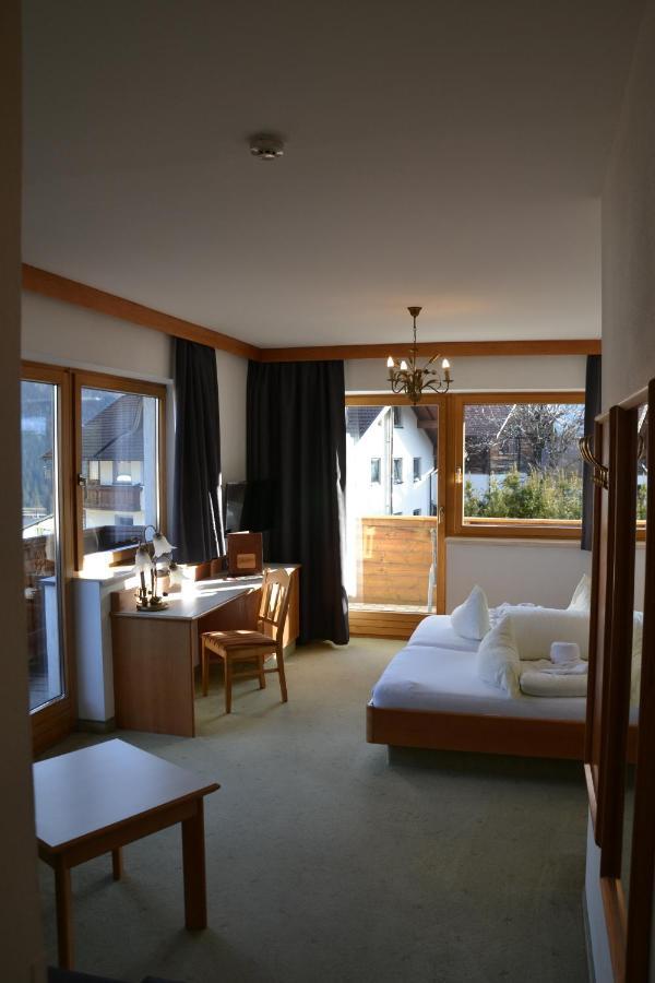 Hotel Alpina Nature-Wellness Wenns Exteriör bild