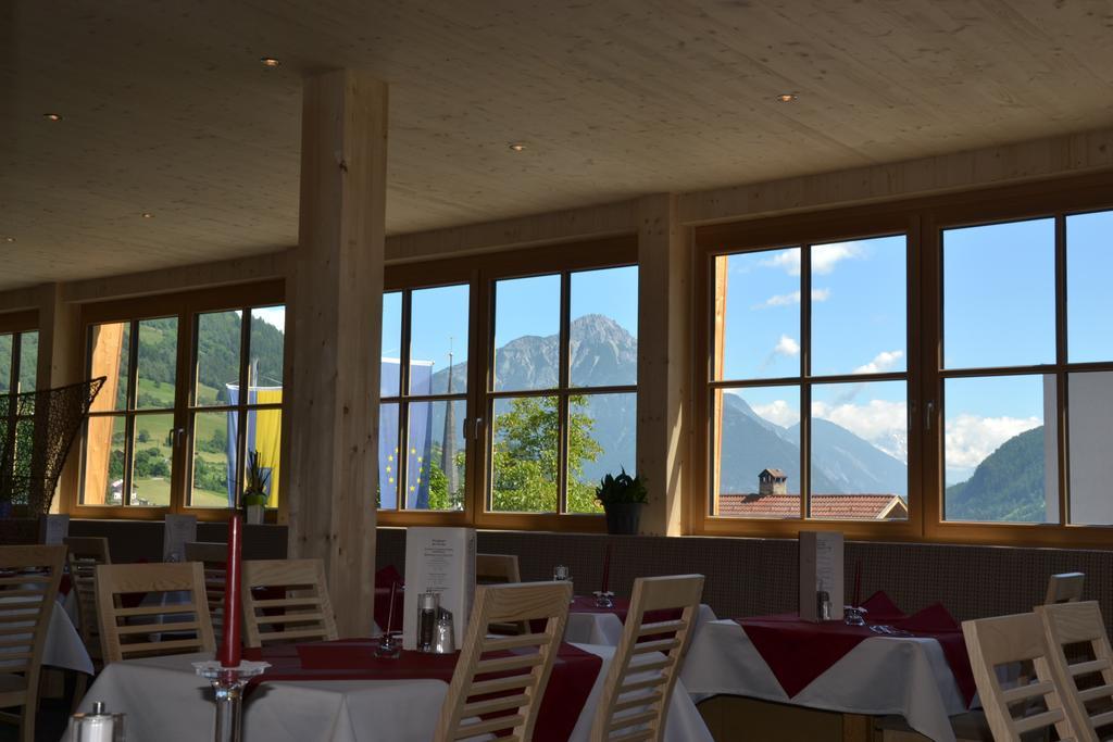Hotel Alpina Nature-Wellness Wenns Exteriör bild